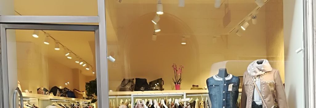 produzione elementi arredo negozio abbigliamento